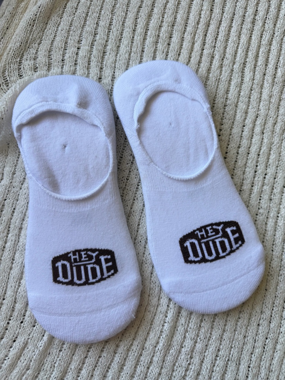 Hey Dude White No-Show Liner Socks with Black Logo